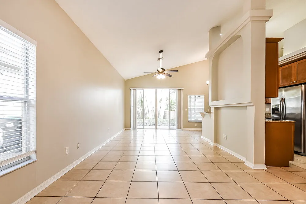 4 bed, 2.0 bath, 1558 sqft, $3,430 — Photo 3