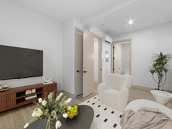 2nd image of 110 Meserole St APT 3