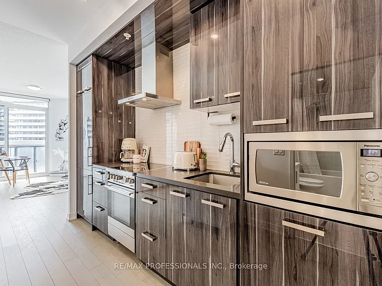120 Bayview Ave #N303 — Photo 5