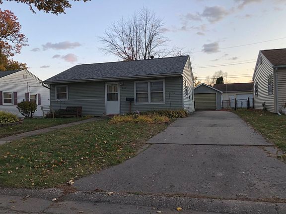 2nd image of 920 43rd Ave