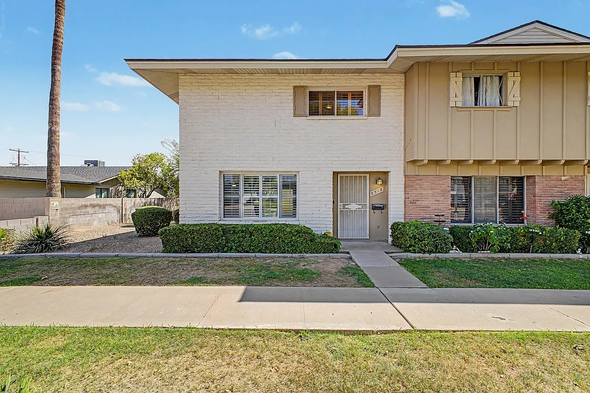8513 E Montebello Ave — Photo 1