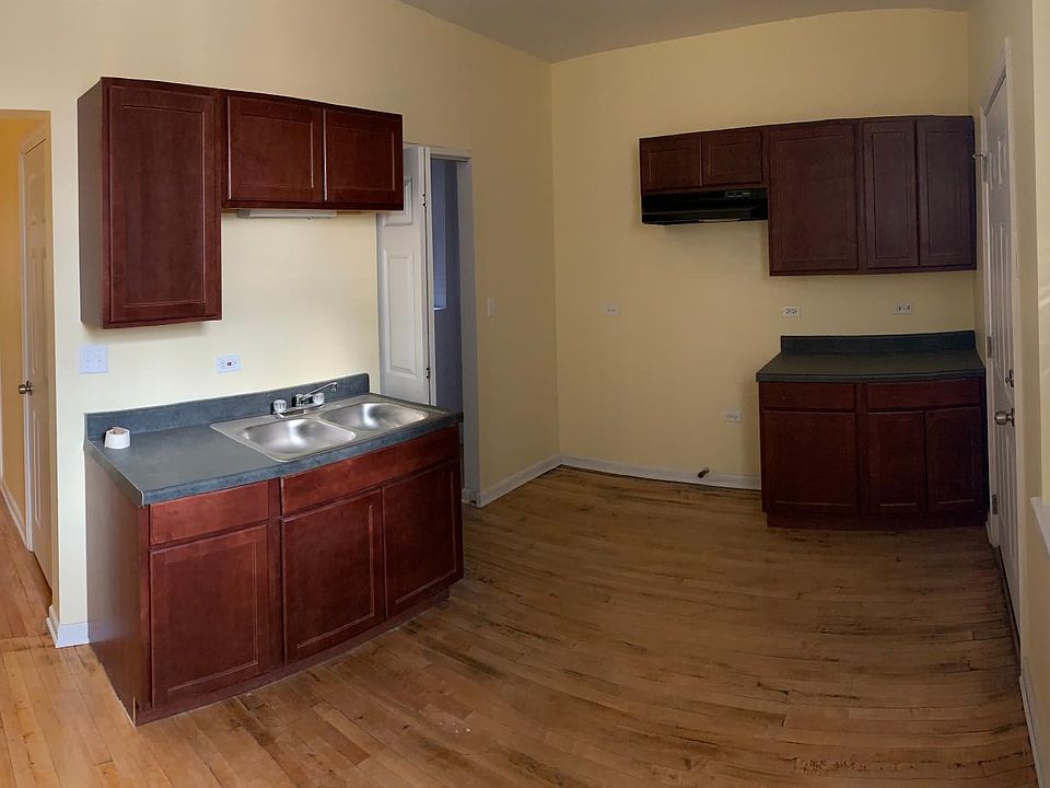 2nd image of 2737 W 64th St