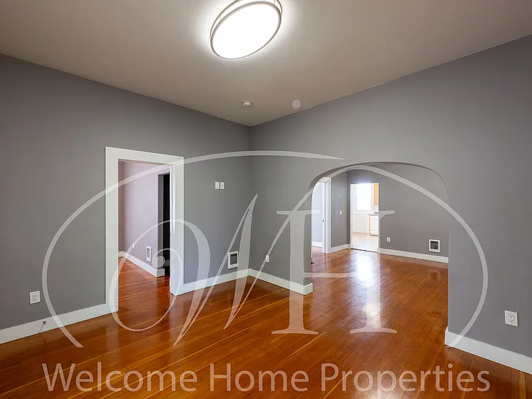 427 E Cherry St — Photo 6
