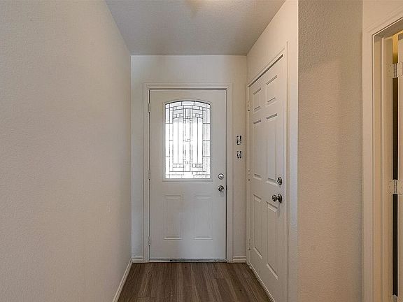 3rd image of 1113 Parkway Trl #1113
