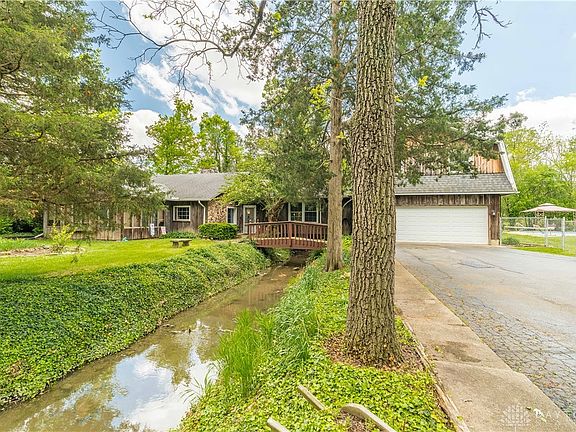 2nd image of 7576 Normandy Ln