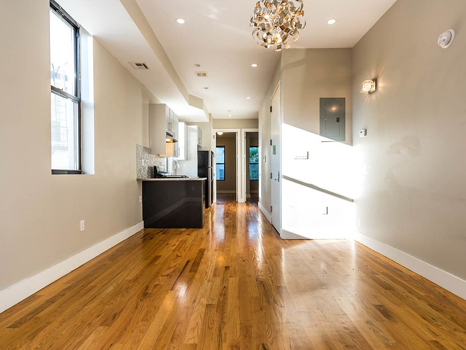 1st image of 17 Garden St #2RR