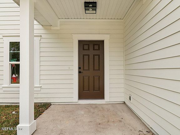 3rd image of 1405 CENTER Street