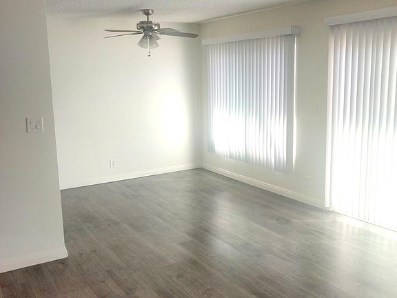 4th image of 1427 N Poinsettia Pl #2412