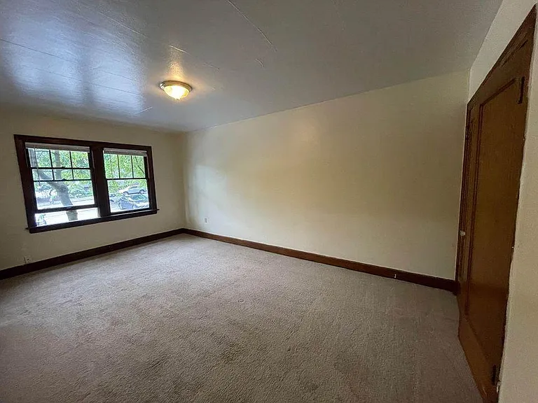 *This is NOT studio currently on market- but a representation of size.