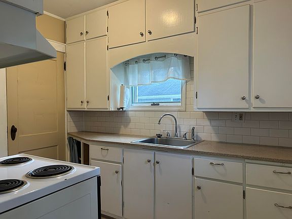 5th image of 502 E South St