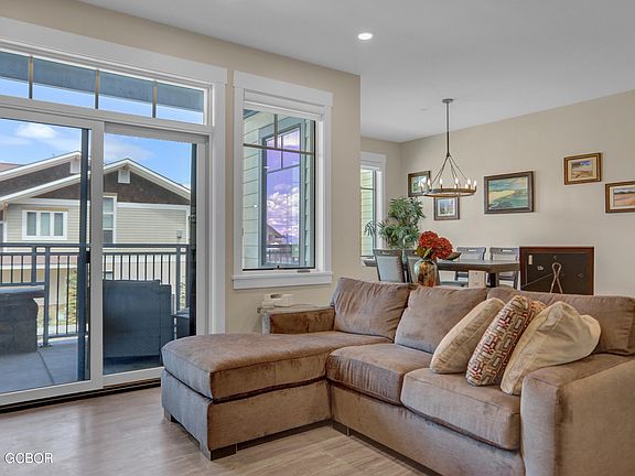 2nd image of 400 Baker Dr #102
