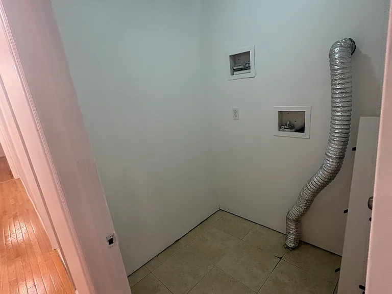 218 Danforth Ave #2 — Photo 8