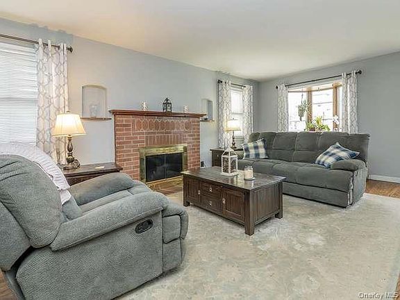 4th image of 34 Maple Street
