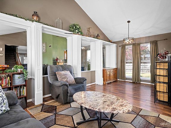 2nd image of 1070 Bradford Ct
