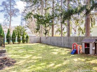 180 Valley View Cres, Rochester, NY 14617