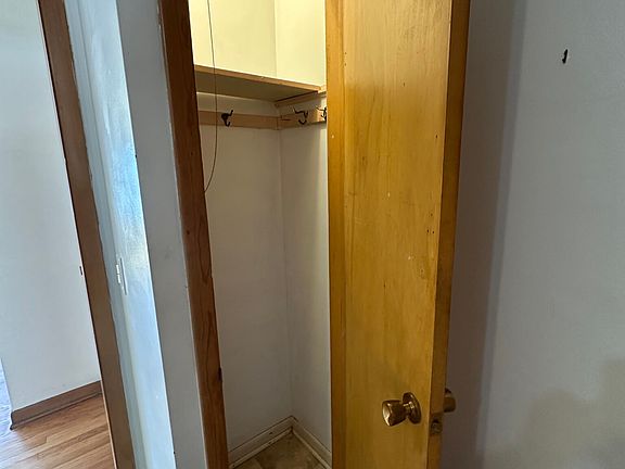 5th image of 4950 Greenwood St APT 1E