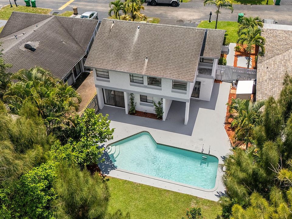 1st image of 8371 SW 39th Court