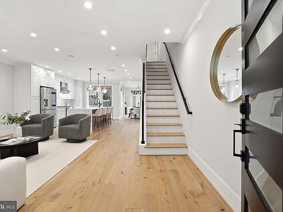2nd image of 4019 Illinois Ave NW Floor 2