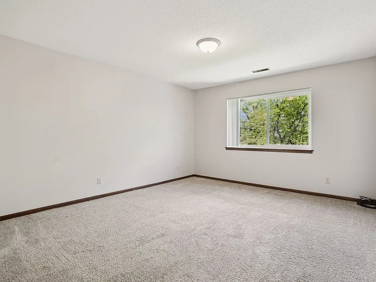 Lantern Square Apartments Spacious 1, 2 & 3 Bedrooms — Photo 46