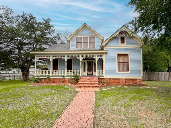 106 S Logan Ave, Bryan, TX 77803