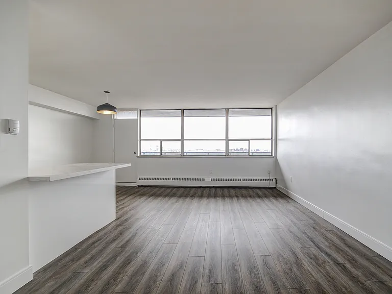 370 Ridelle Ave — Photo 34