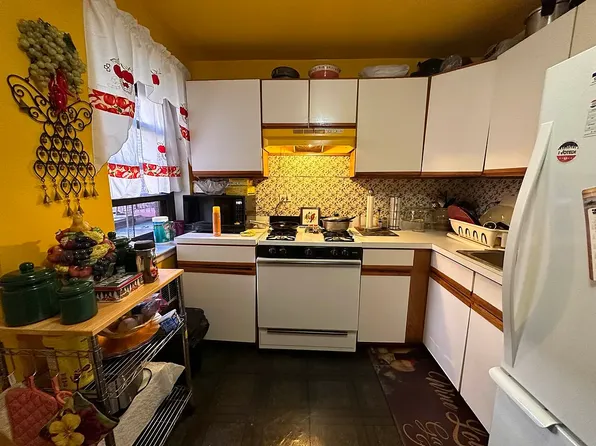 94-30 59th Avenue image 6 of 18