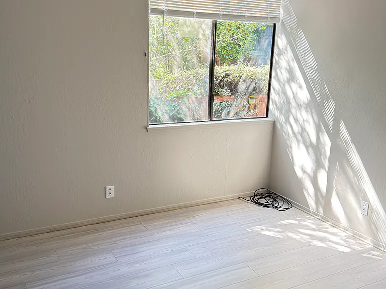 895 Marin Dr — Photo 17