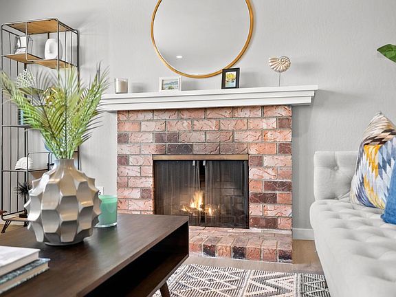 4th image of 921 Ponselle Ln APT 1