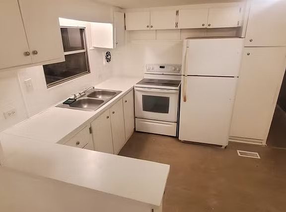 4th image of 231 37th St SW #231