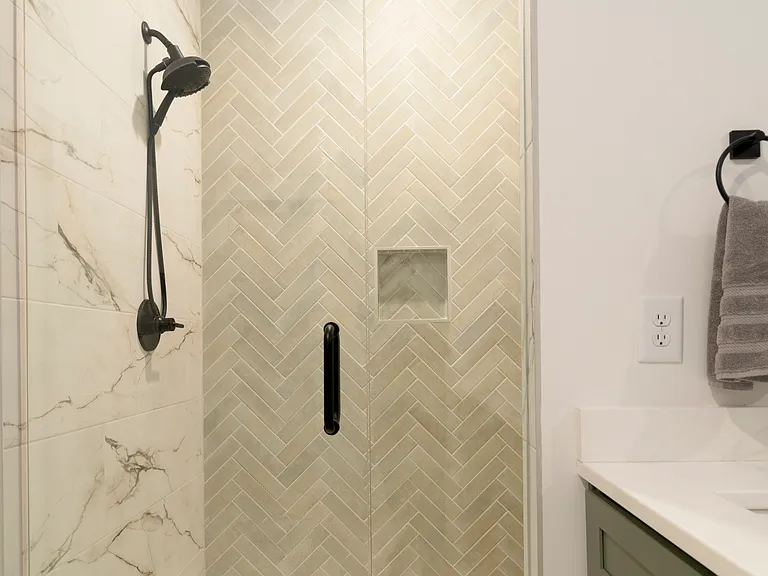 2048 Maple View Ln — Photo 32