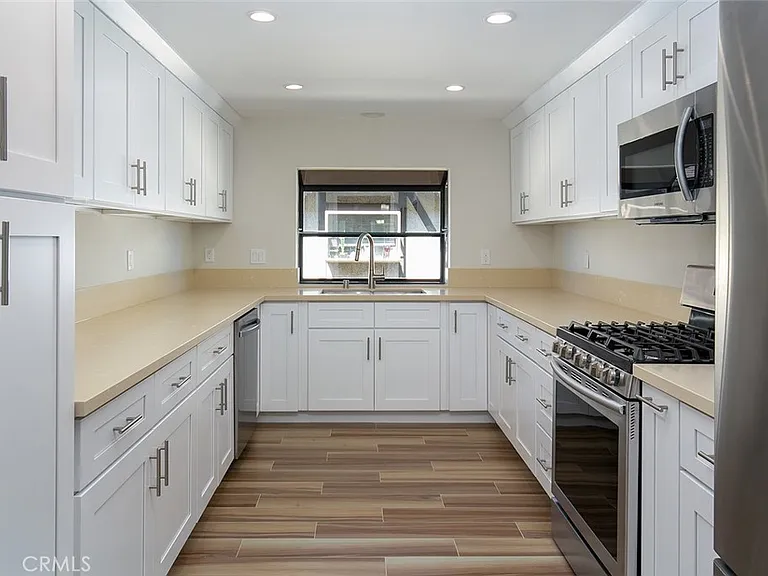 402 El Centro St — Photo 10