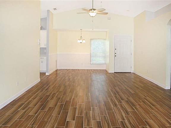 5th image of 421 Trade Wind Dr
