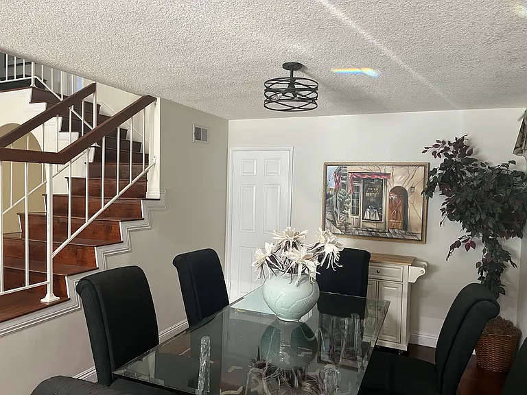 22225 Anthony Dr — Photo 7