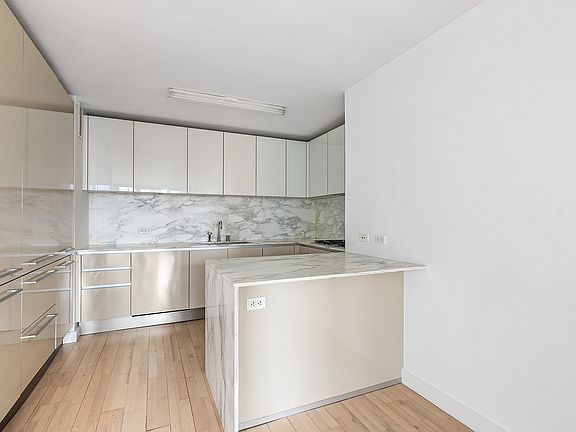 3rd image of 322 W 57th St APT 45K