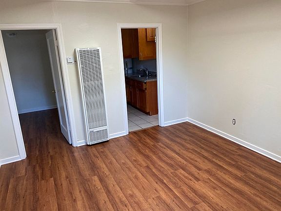5th image of 118 Jackson Ave APT 1
