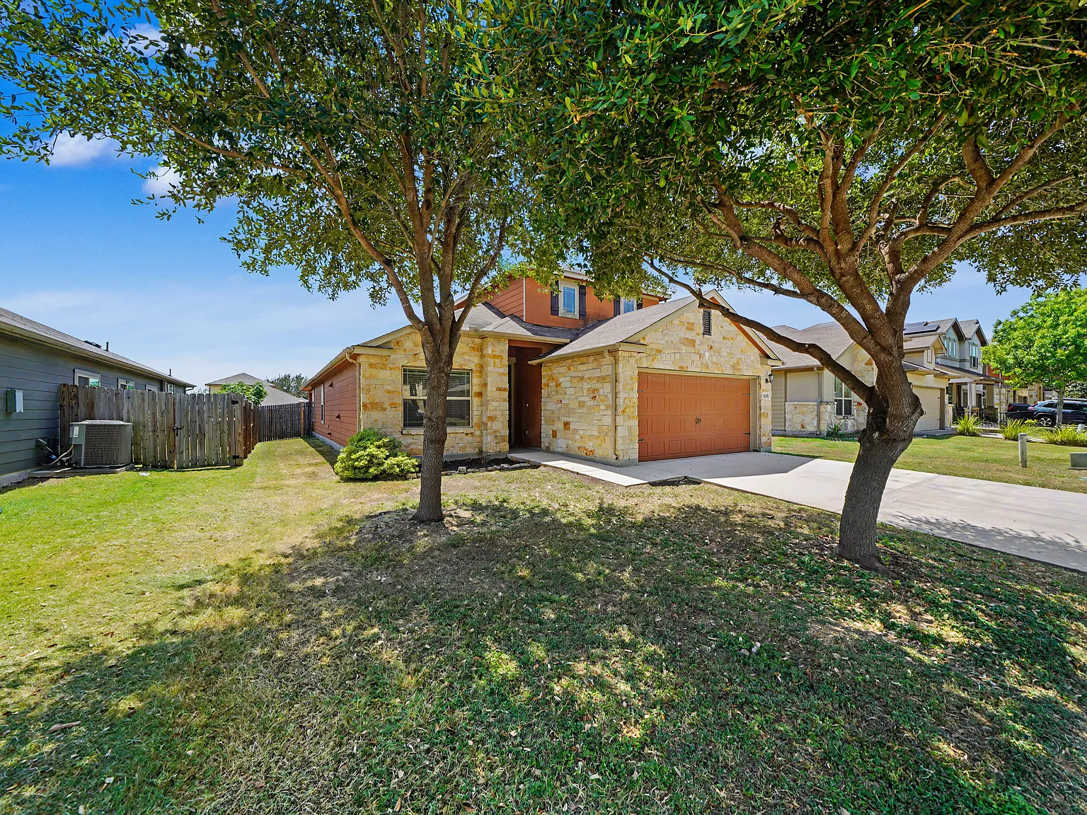 Spacious 3-Bedroom Home with Game Room & Flex Space - Realtor Commission: $500 — Photo 4