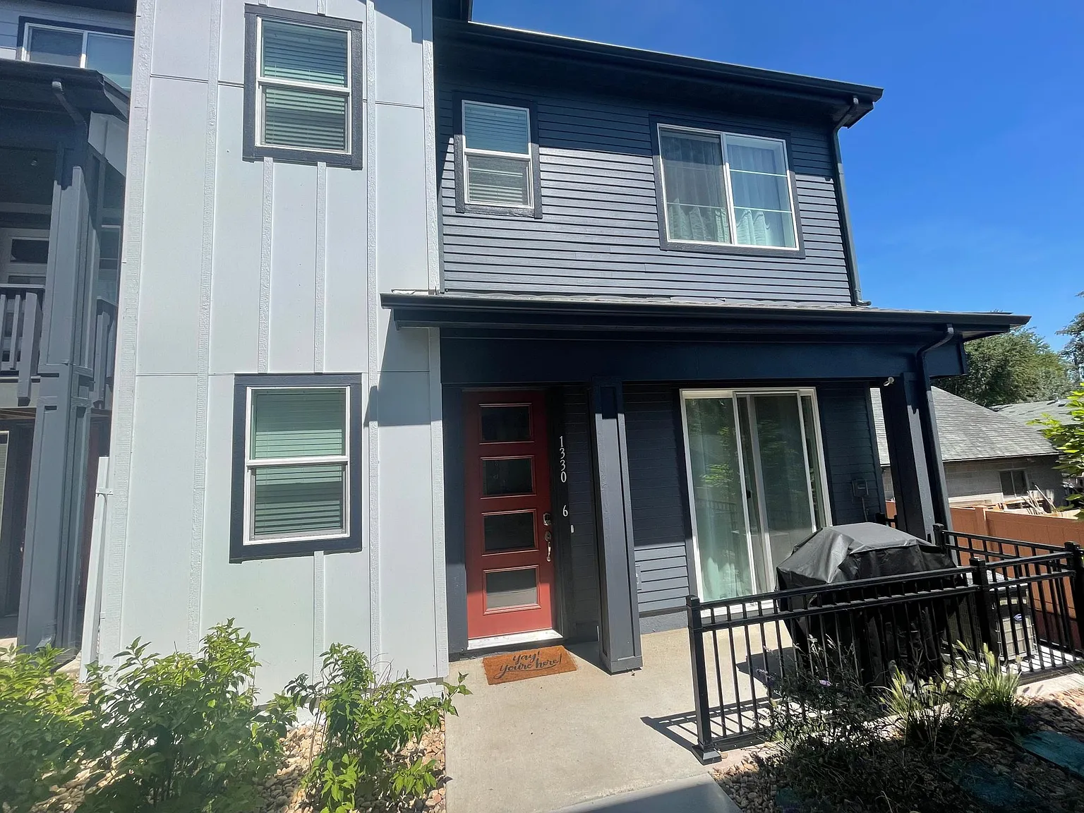 1330 Hoyt St — Photo 3