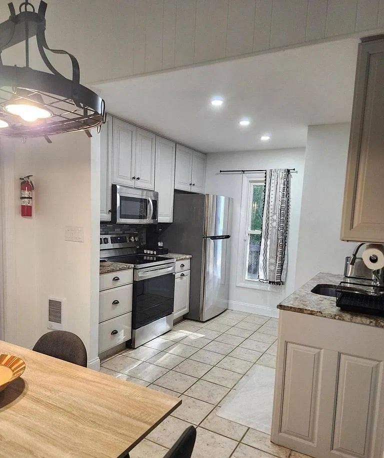 3 bed, 2.0 bath, 1474 sqft, $2,795 — Photo 3