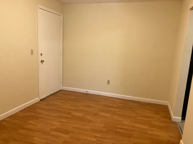 2 bed, 1000 sqft, $1,825 — Photo 2