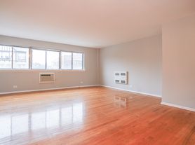 5701 N Kimball Ave, Chicago, IL