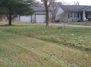 18010 Gauche Rd, Fayetteville, OH 45118