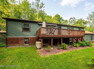 12 E Elmwood Ct, Lake Ariel, PA 18436