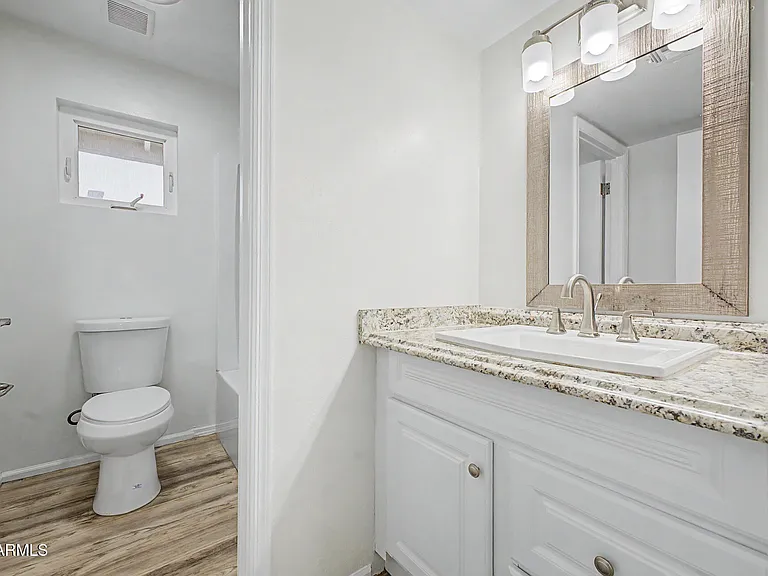 7637 W North Ln — Photo 20