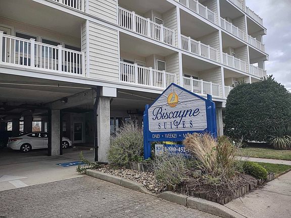 2nd image of 820 Ocean Ave #112