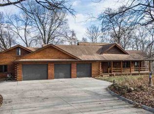 18246 Gary Rdg, Durango, IA 52039