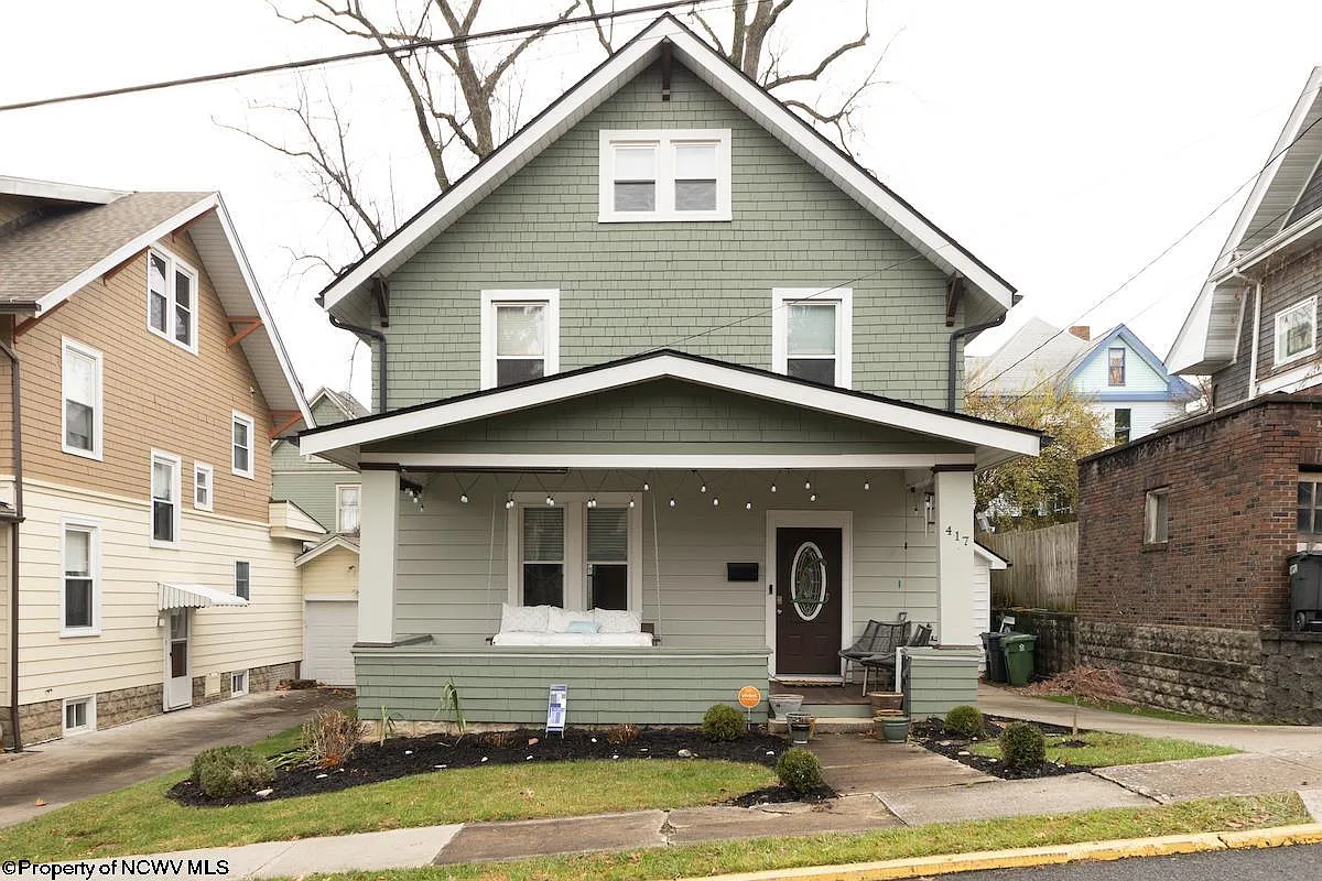 417 Elm St photo 1