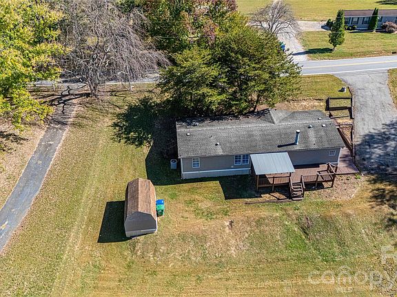 2nd image of 366 Dix Creek Rd #1
