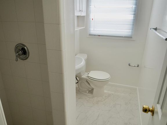 5th image of 320 California Ave #28