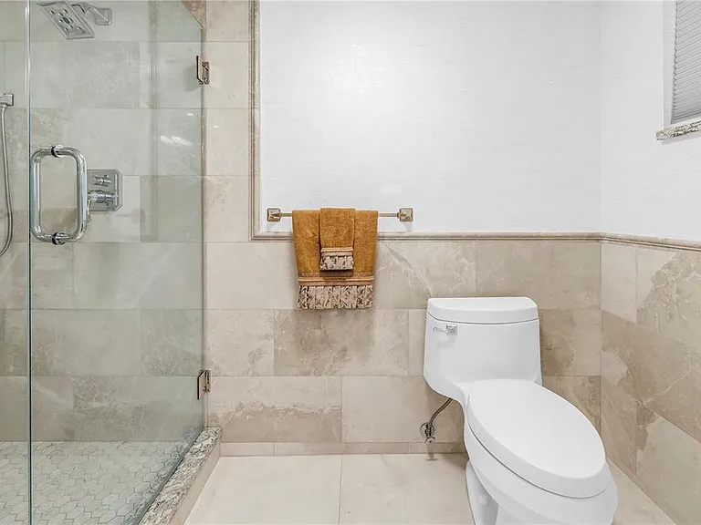6020 Shore Blvd S #712 — Photo 30
