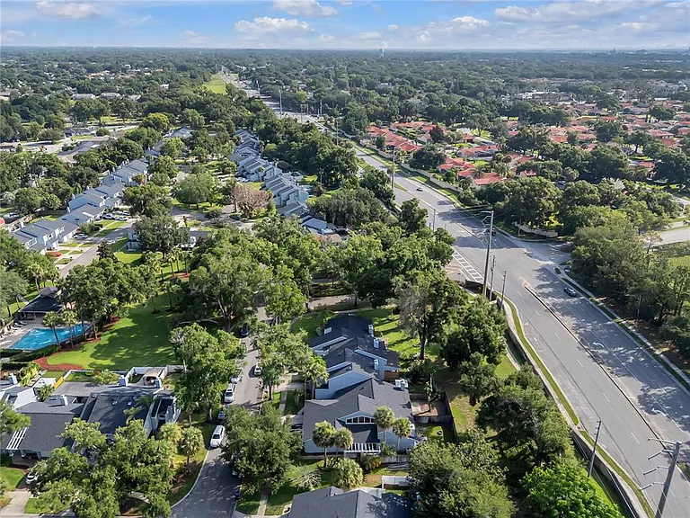 8313 Citrus Chase Dr — Photo 38